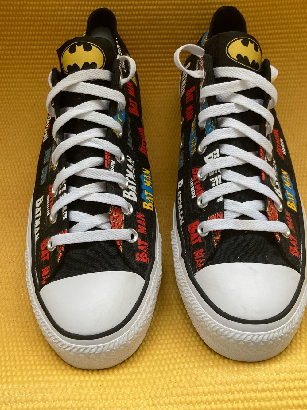 Converse All Star DC Comics Batman 80th Anniverary Sz 13 - Picture 2 of 10